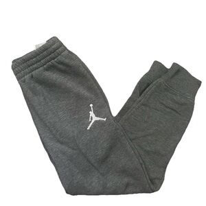 Boys Jordan Grey Sweatpants Size Small (8-10)